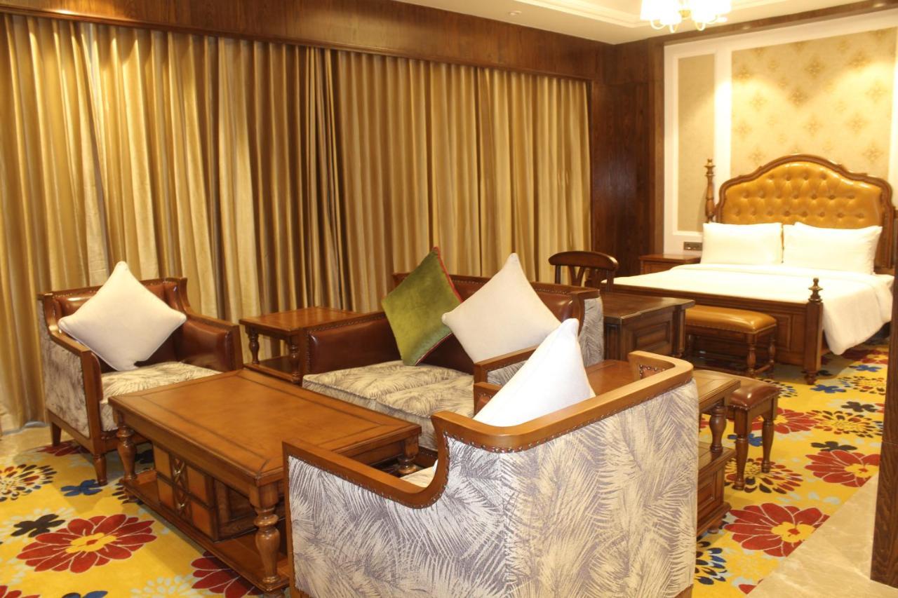 Hotel Lemon Tree Premier, Dwarka Exterior foto